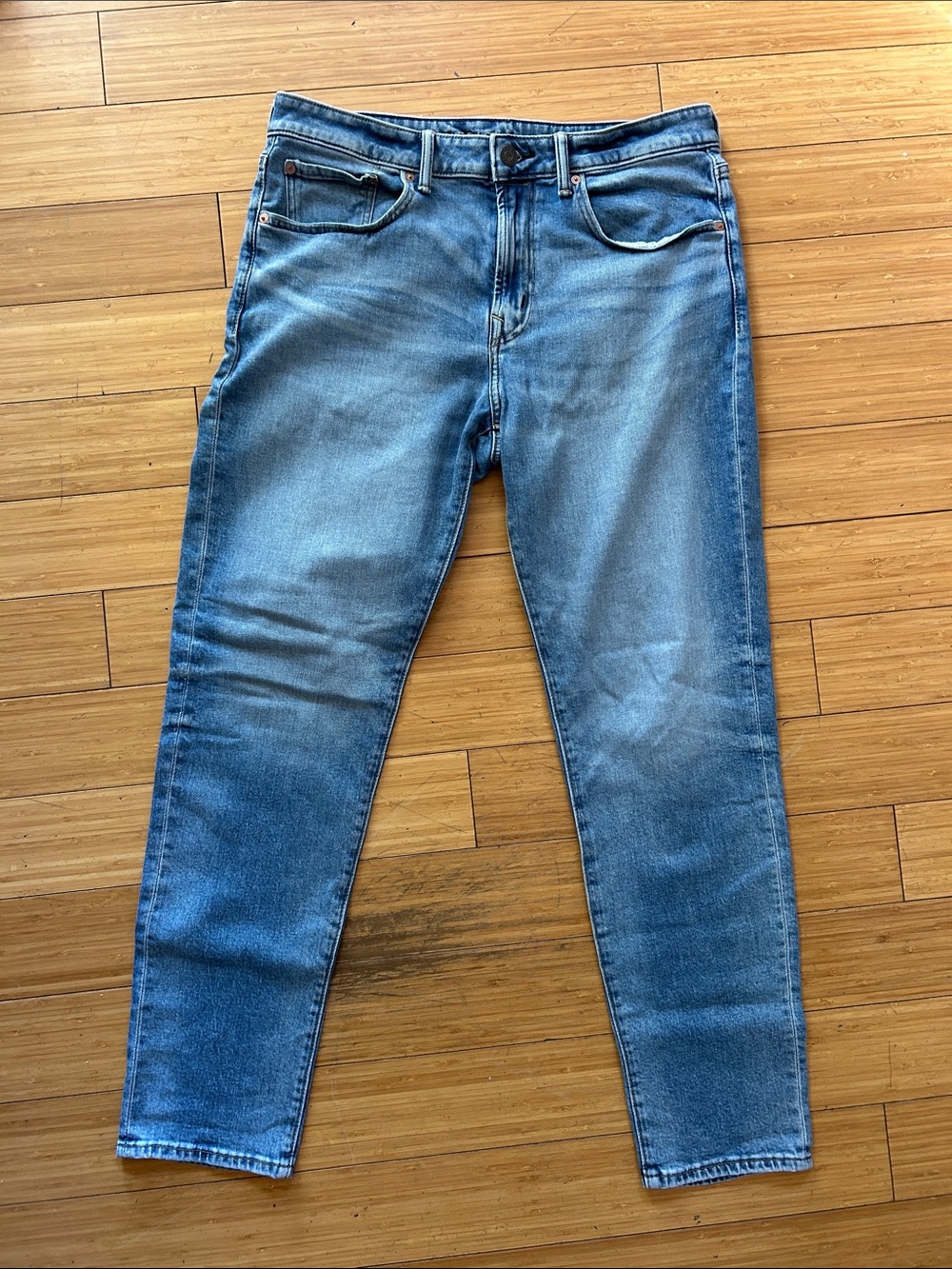 American Eagle Outfitters Men's Slim Straight Jeans in Faded Blue